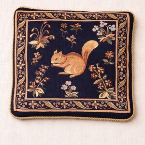 NWT Signare Squirrel Oak Tapestry Pillow Cover 18x18 | Double-Sided